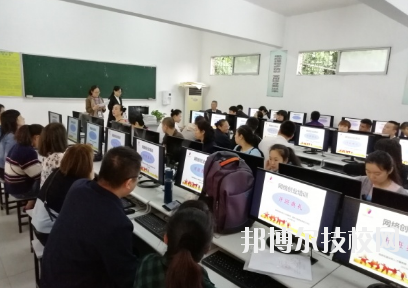 重慶現(xiàn)代技工學(xué)校2020年報(bào)名條件、招生要求、招生對象