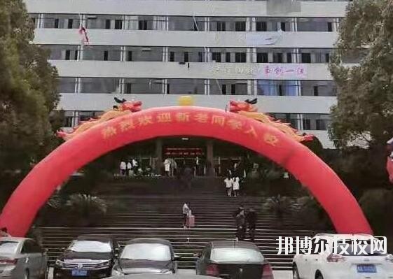貴陽精工科技學(xué)校2020年學(xué)費(fèi)、收費(fèi)多少