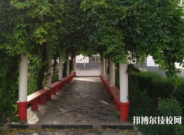 丹鳳職業(yè)技術學校2020年招生辦聯系電話