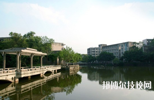 重慶紅春藤技工學(xué)校2020年報(bào)名條件、招生要求、招生對(duì)象