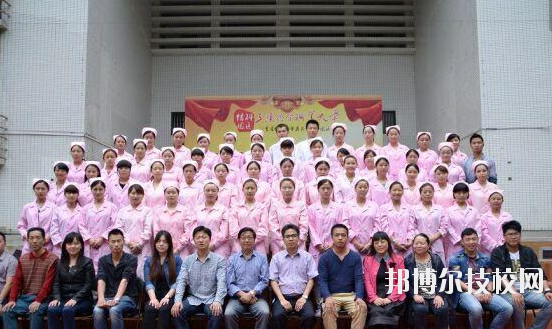 重慶三峽衛(wèi)生學(xué)校2020年招生辦聯(lián)系電話(huà)
