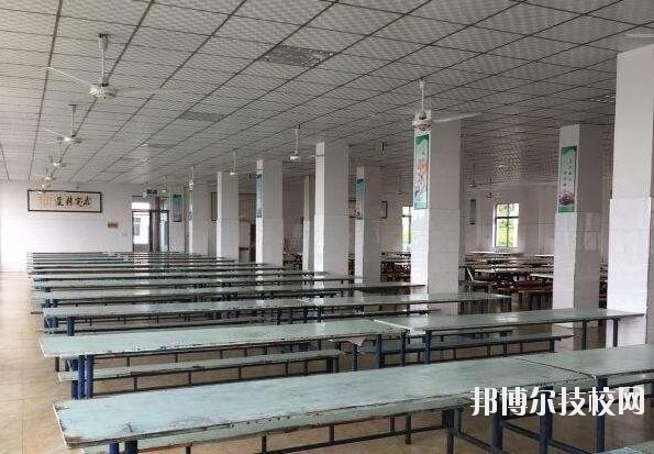 蘭溪江南職業(yè)技術(shù)學(xué)校2020年招生辦聯(lián)系電話(huà)