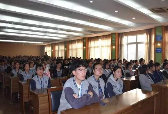 江陰華姿中等專業(yè)學(xué)校2020年報(bào)名條件、招生要求、招生對(duì)象