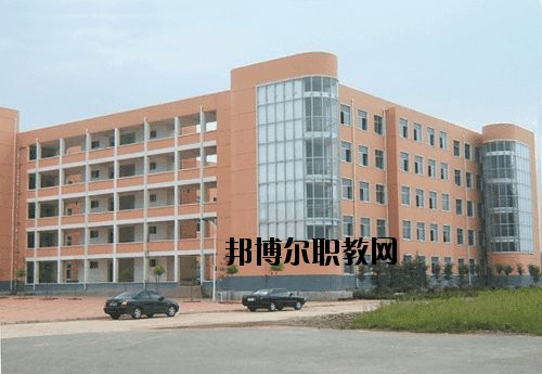 祿勸職業(yè)高級中學2020年報名條件、招生要求、招生對象