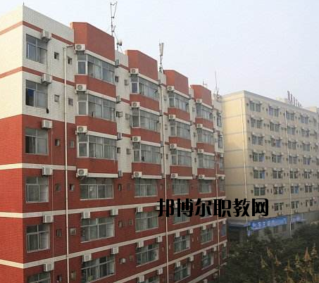 重慶機(jī)電工業(yè)學(xué)校2020年報名條件、招生要求、招生對象