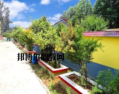 昆明外國語學(xué)校學(xué)費(fèi)、收費(fèi)多少