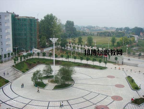 來鳳中等職業(yè)技術(shù)學(xué)校怎么樣、好不好