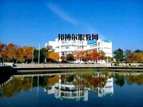 利川民族中等職業(yè)技術(shù)學(xué)校2020年報(bào)名條件、招生要求、招生對(duì)象