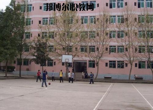 四川達(dá)州經(jīng)濟(jì)貿(mào)易學(xué)校2020年報(bào)名條件、招生要求、招生對(duì)象
