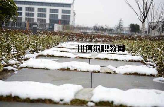 江蘇高港中等專業(yè)學(xué)校2020年報(bào)名條件、招生要求、招生對象