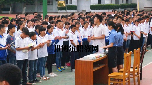 閬中旅游學(xué)校2020年報名條件、招生要求、招生對象