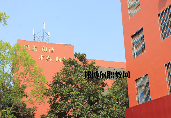 南昌保險(xiǎn)學(xué)校2020年報(bào)名條件、招生要求、招生對(duì)象