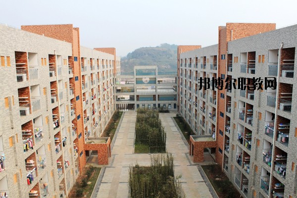 曲靖馬龍縣職業(yè)技術(shù)學(xué)校2020年報(bào)名條件、招生要求、招生對(duì)象