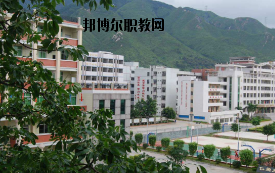 清新職業(yè)技術(shù)學校地址在哪里