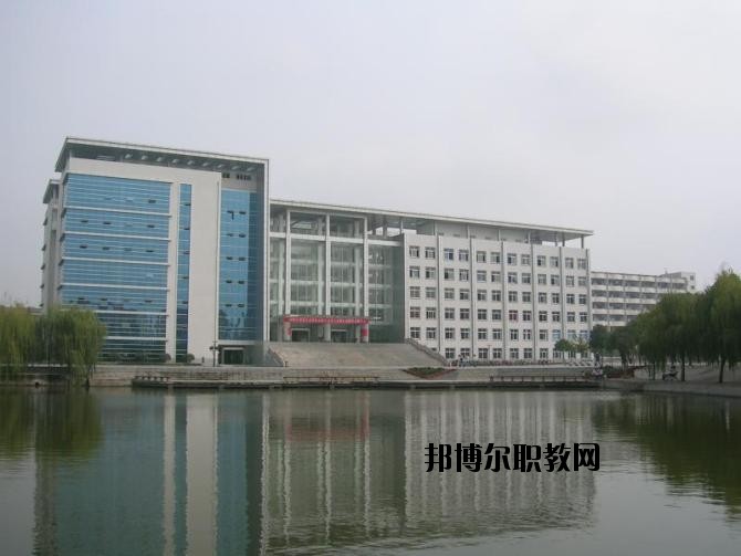 雙柏縣職業(yè)高級(jí)中學(xué)2020年學(xué)費(fèi)、收費(fèi)多少