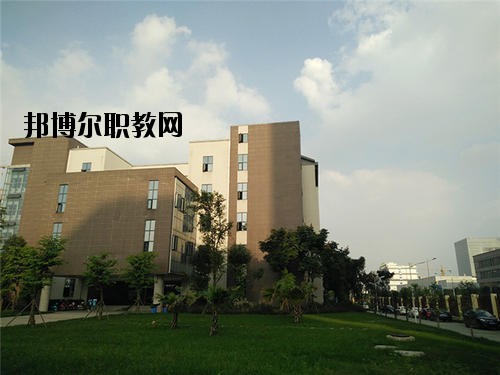 內(nèi)江科技開發(fā)學校2020年報名條件、招生要求、招生對象
