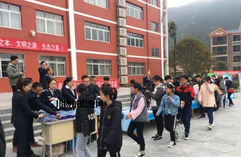 錦屏中等職業(yè)技術(shù)學校2020年報名條件、招生要求、招生對象