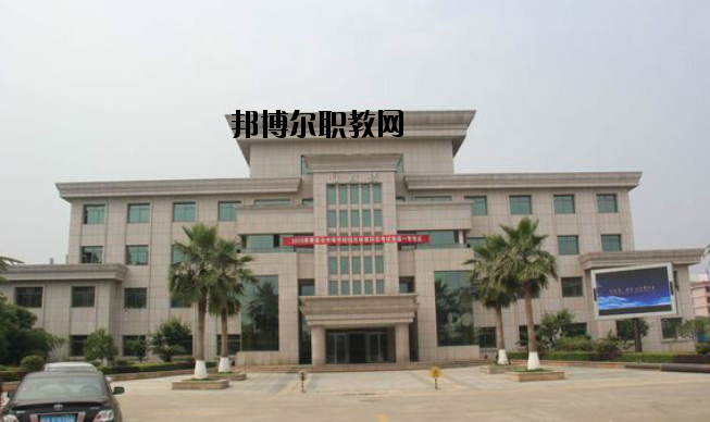 南昌第一中等專業(yè)學校2020年報名條件、招生要求、招生對象