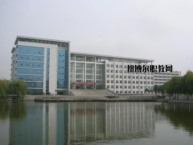 元謀縣職業(yè)高級(jí)中學(xué)2020年學(xué)費(fèi)、收費(fèi)多少