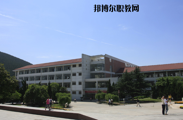 江蘇張家港第三職業(yè)高級(jí)中學(xué)2020年報(bào)名條件、招生要求、招生對(duì)象