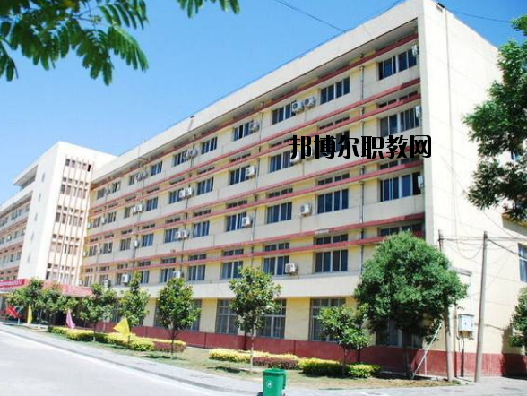 萍鄉(xiāng)公關(guān)職業(yè)中等專業(yè)學校地址在哪里