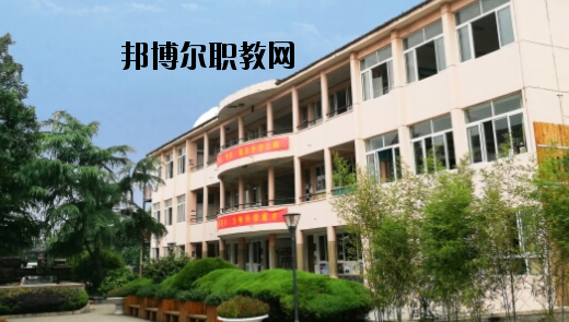 浙江吉利汽車工業(yè)學(xué)校2020年報名條件、招生要求、招生對象