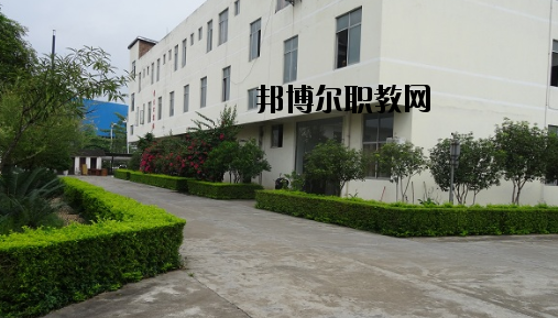 廣西玉林畜牧獸醫(yī)學(xué)校2020年報(bào)名條件、招生要求、招生對(duì)象 