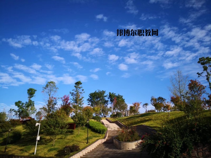成都市工業(yè)職業(yè)技術(shù)學校2020年報名條件、招生要求、招生對象