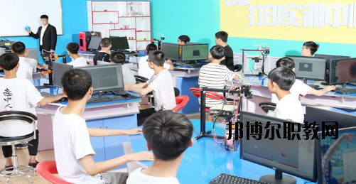 甘肅秦隴技工學(xué)校2020年報(bào)名條件、招生要求、招生對(duì)象