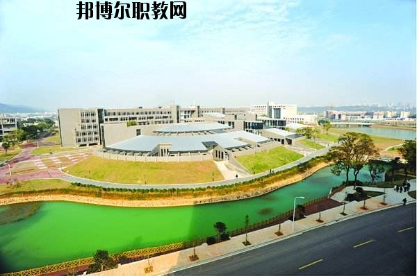 武穴財(cái)貿(mào)中等專業(yè)學(xué)校2020年報(bào)名條件、招生要求、招生對(duì)象