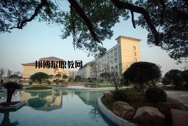 龍游縣職業(yè)技術(shù)學校網(wǎng)址網(wǎng)站