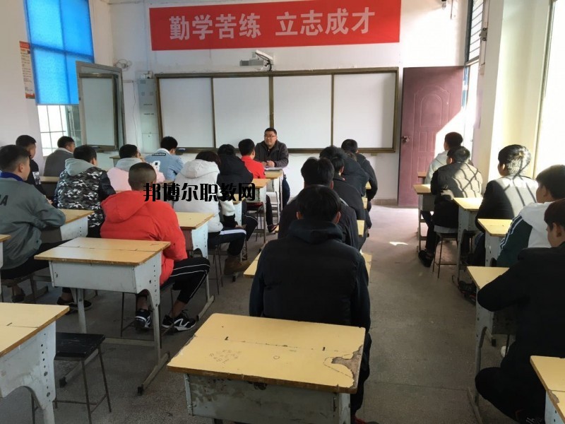 銅鼓縣職業(yè)中專學(xué)校2020年報名條件、招生要求、招生對象
