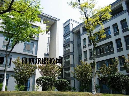 黃岡護士學(xué)校2020年招生辦聯(lián)系電話