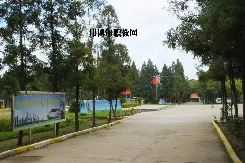 富寧縣民族職業(yè)高級中學(xué)2020年報名條件、招生要求、招生對象