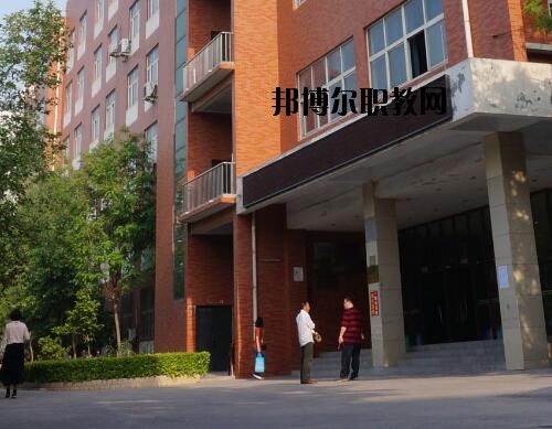 河南理工中等專業(yè)學(xué)校2021年報(bào)名條件、招生對(duì)象