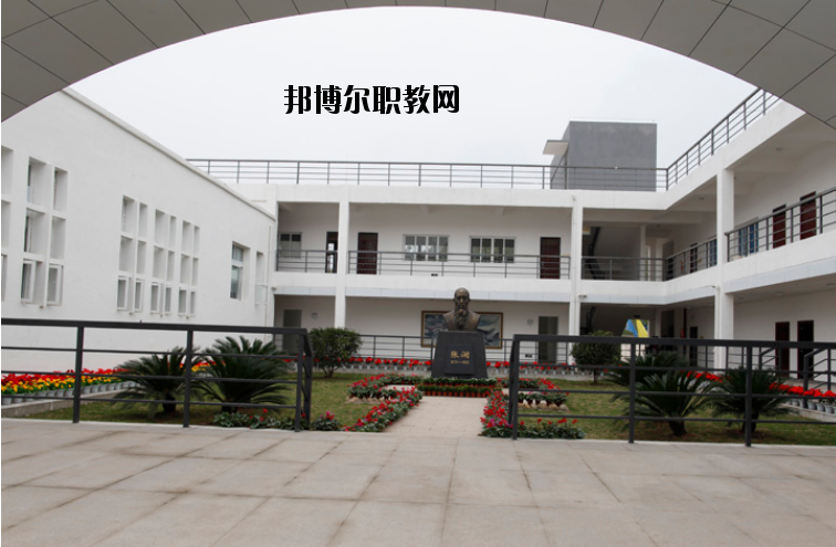 南充技師學(xué)院2020年報(bào)名條件、招生要求、招生對(duì)象