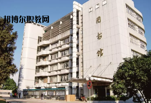江門(mén)幼兒師范學(xué)校2020年報(bào)名條件、招生要求、招生對(duì)象