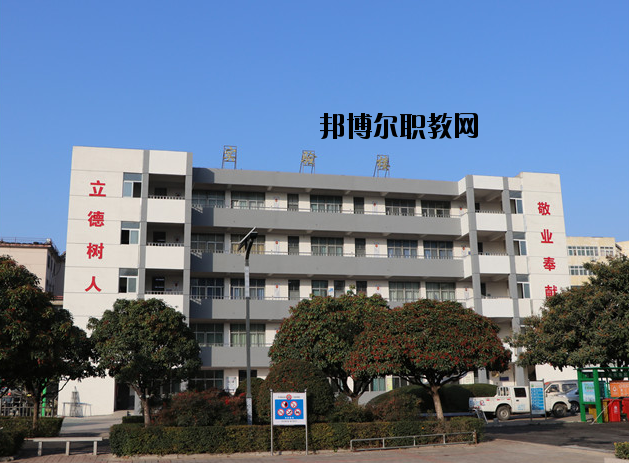 平頂山工業(yè)學(xué)校2021年報(bào)名條件、招生要求、招生對(duì)象