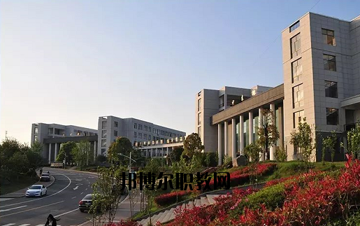 隨州機電工程學(xué)校5