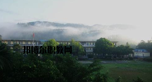 東興中等職業(yè)技術(shù)學(xué)校2020年報(bào)名條件、招生要求、招生對(duì)象 