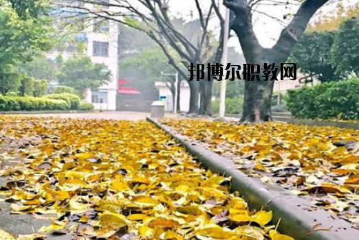 廣東輕工職業(yè)技術(shù)學(xué)校2020年報(bào)名條件、招生要求、招生對象