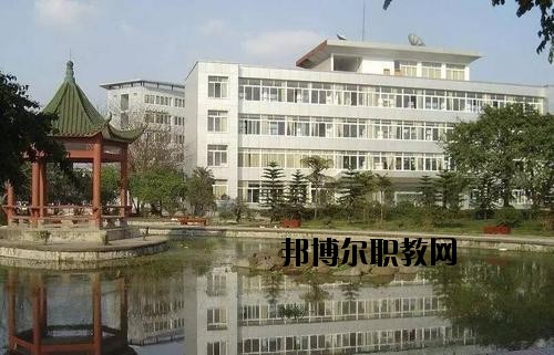 宜賓商業(yè)職業(yè)中等專業(yè)學(xué)校2020年報(bào)名條件、招生要求、招生對(duì)象