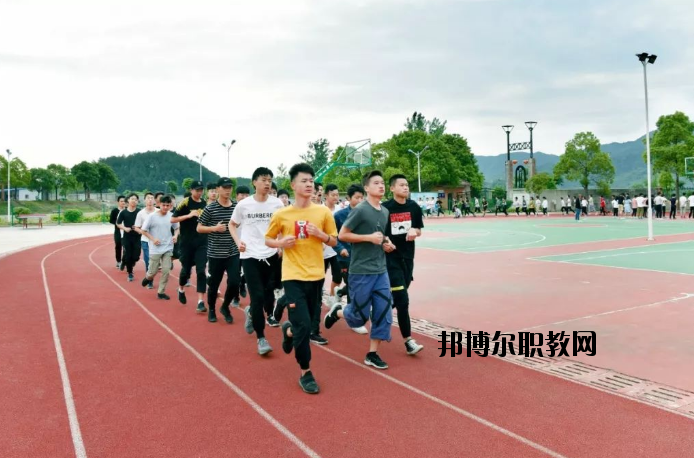 九江廬山西海藝術(shù)學(xué)校2020年報名條件、招生要求、招生對象