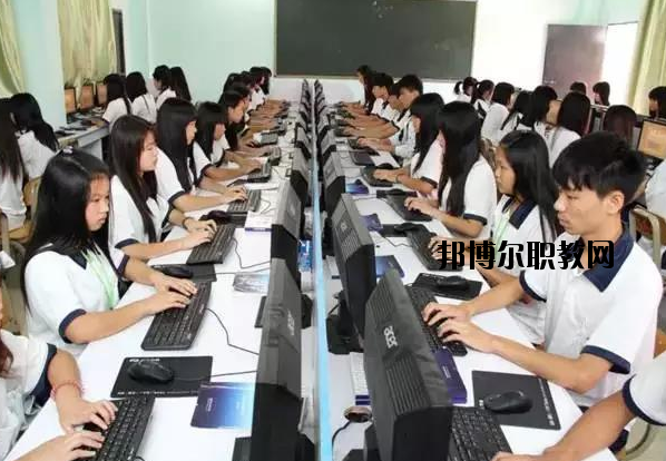 肇慶高要技工學(xué)校2020年報名條件、招生要求、招生對象