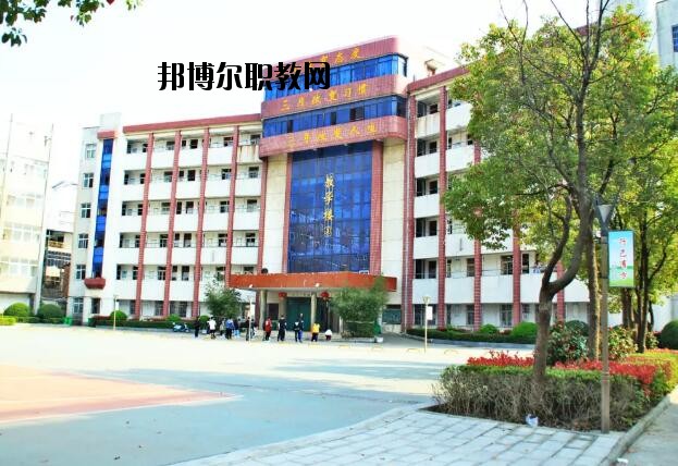 孝感工業(yè)學校2020年報名條件、招生要求、招生對象