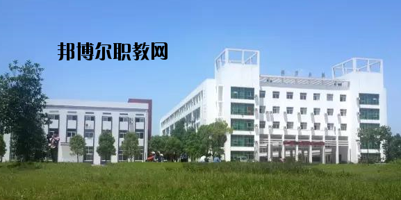 赤壁機電信息技術(shù)學(xué)校5