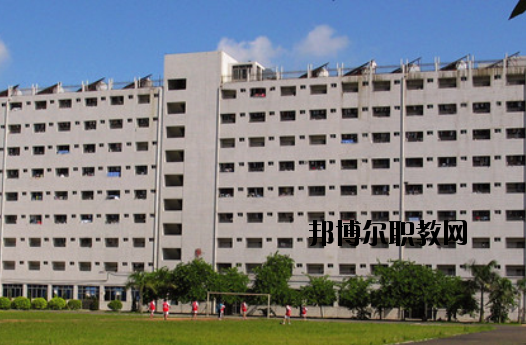 廣東輕工業(yè)技師學(xué)院2020年報(bào)名條件、招生要求、招生對(duì)象