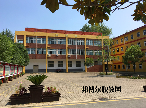 潁上信息工程學(xué)校2020年報(bào)名條件、招生要求、招生對象