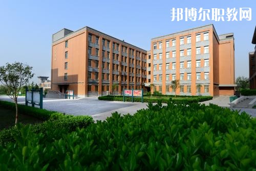 新都衛(wèi)生職業(yè)學校2020年報名條件、招生要求、招生對象