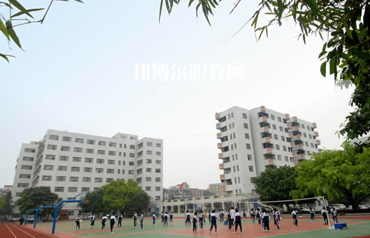 廣州醫(yī)藥職業(yè)學(xué)校2020年報(bào)名條件、招生要求、招生對(duì)象